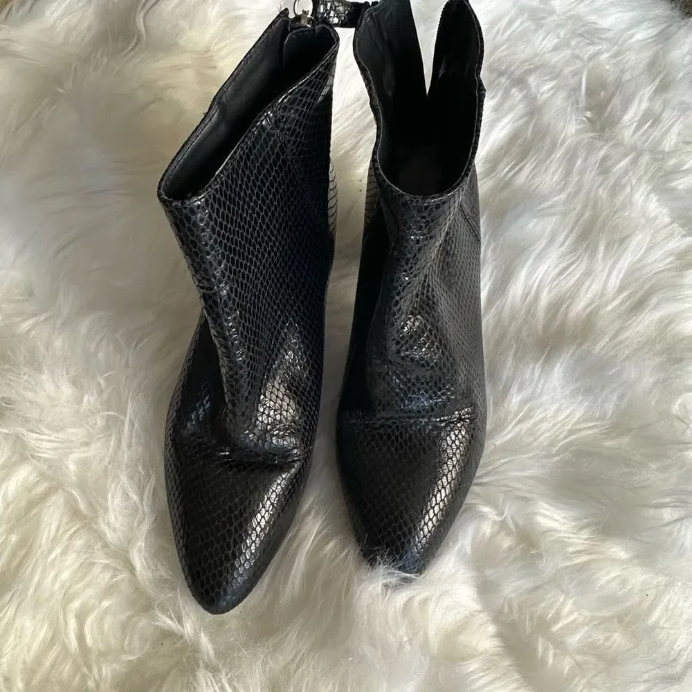 Zara basic collection black bootie, zippered back